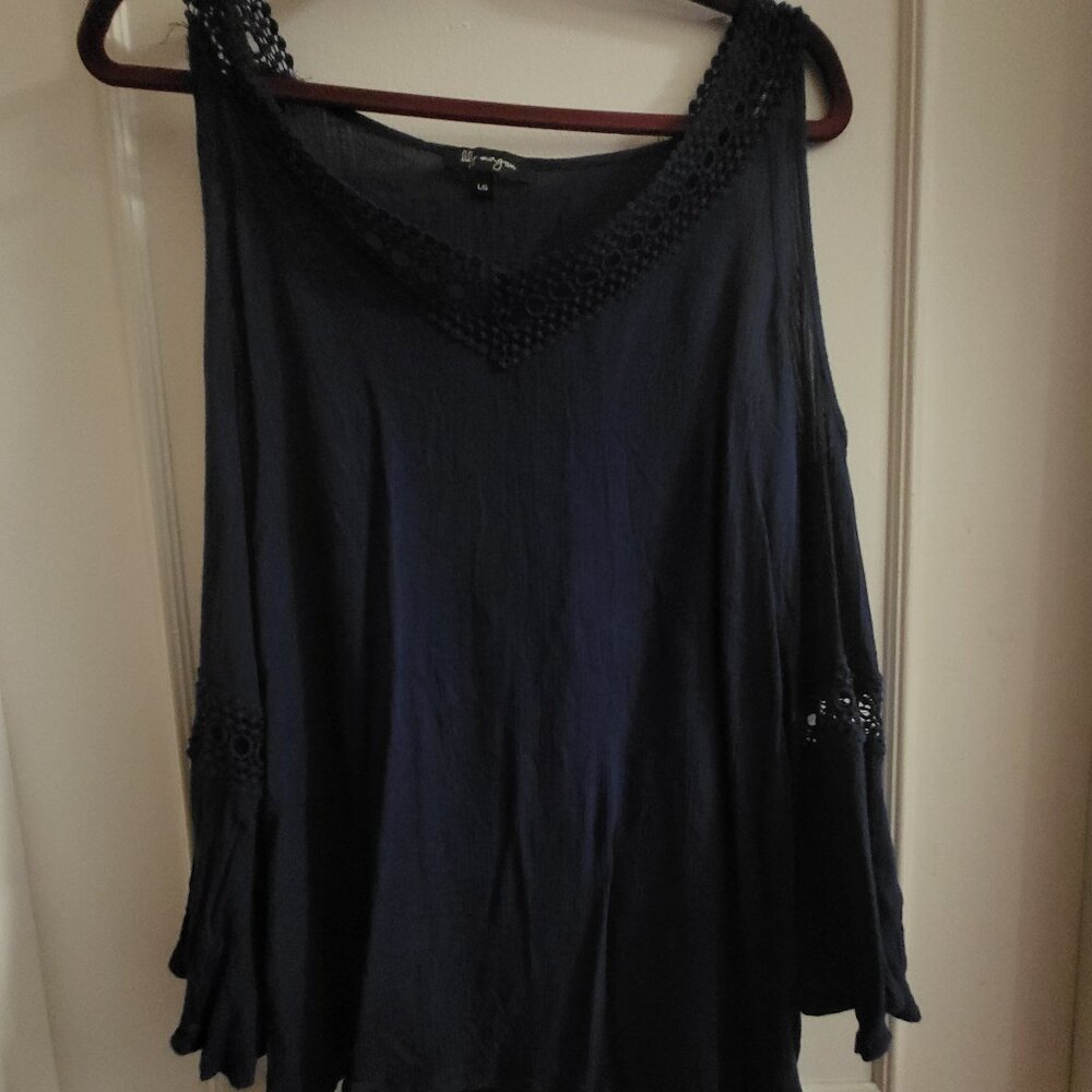 Lily Morgan Navy Blue Cold Shoulder Blouse - Size Large